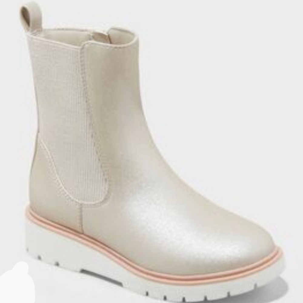 RESTOCKED Art Class Ivory Laurel Chelsea Boots